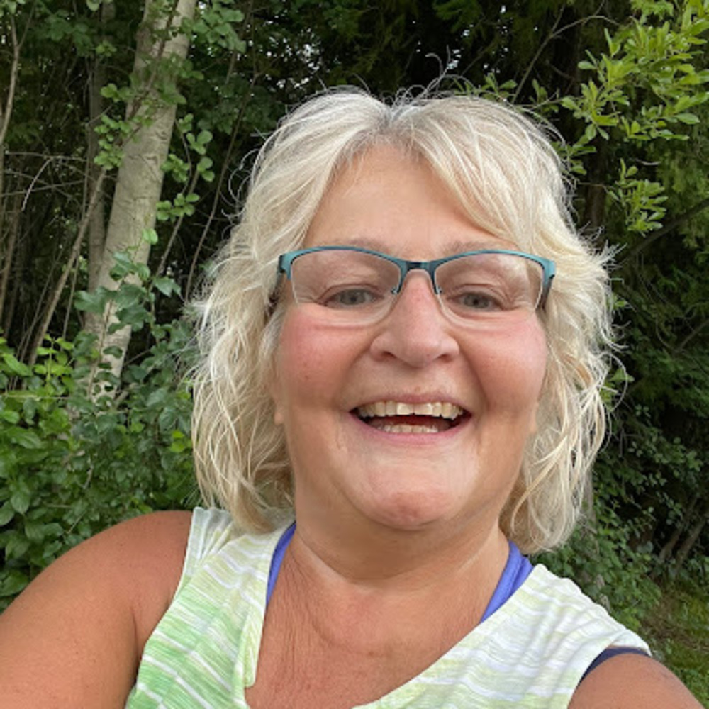 Meet your Posher, Loni